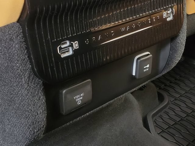 2022 Jeep Grand Wagoneer Series III
